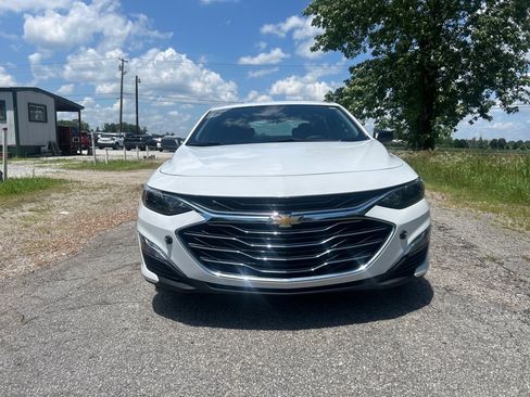 Used 2024 Chevrolet Malibu LS FWD image 2