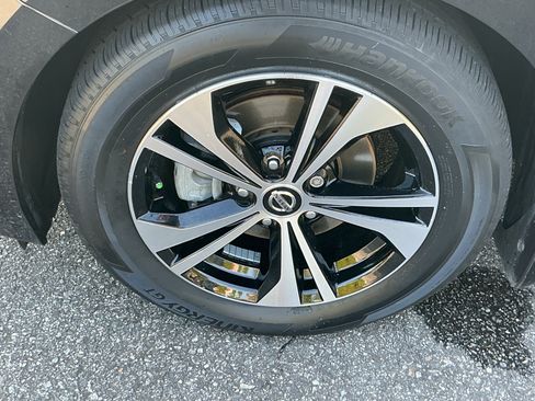 Certified 2022 Nissan Sentra SV FWD image 11