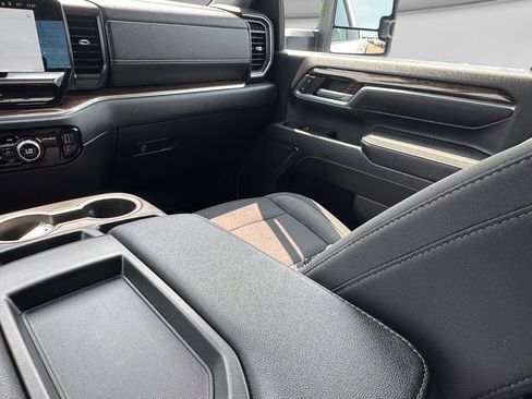 Used 2024 GMC Sierra 3500 SLE w/ SLE Convenience Package AWD/4WD image 22