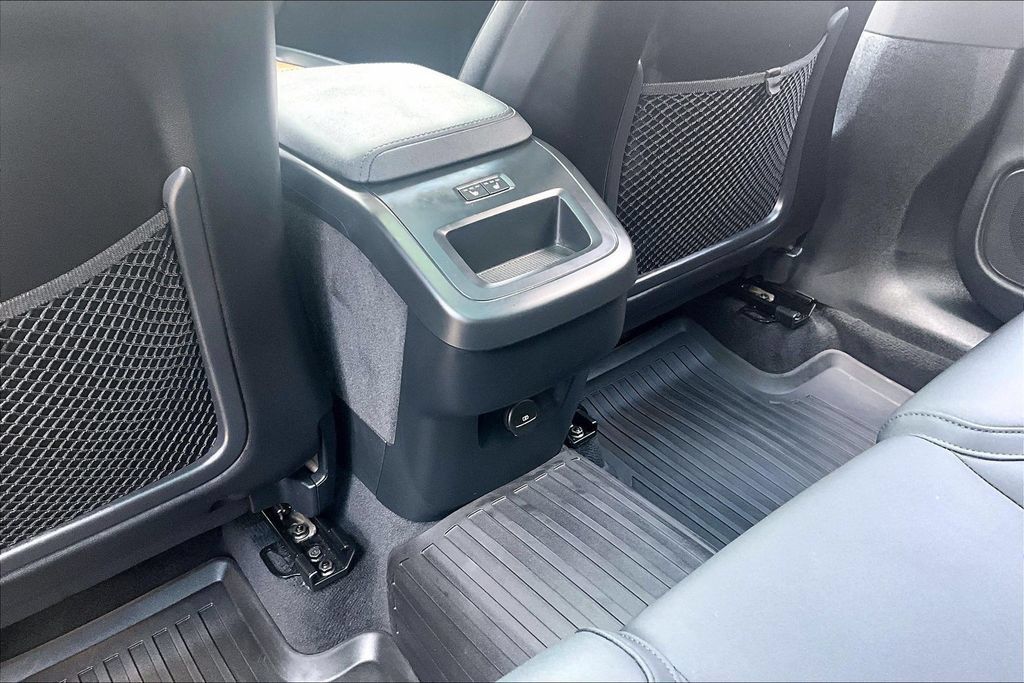 Certified 2026 Volvo XC60 B5 Plus AWD/4WD image 31