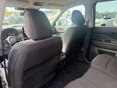Used 2025 Nissan Pathfinder SV FWD image 27