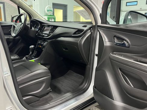 Certified 2022 Buick Encore Preferred w/ Safety Package image 7