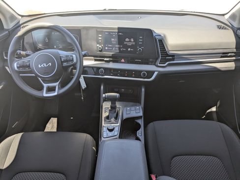 Certified 2025 Kia Sportage LX AWD/4WD image 18
