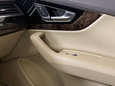 Used 2018 Audi Q7 3.0T Prestige image 26