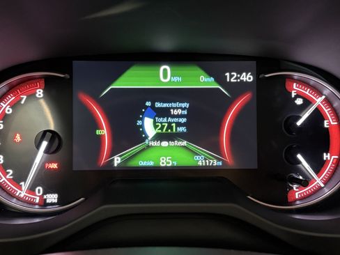 Used 2025 Toyota RAV4 XLE FWD image 27