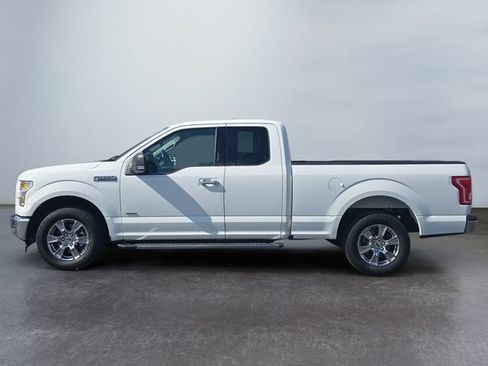 Used 2017 Ford F150 XLT w/ Equipment Group 302A Luxury RWD image 2