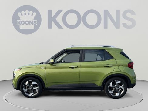 Used 2022 Hyundai Venue SEL FWD image 13