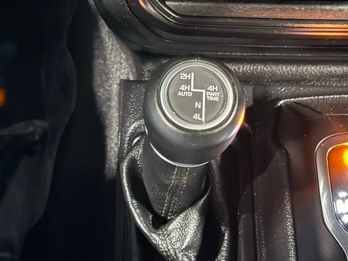 Used 2021 Jeep Wrangler Unlimited Sahara AWD/4WD image 29