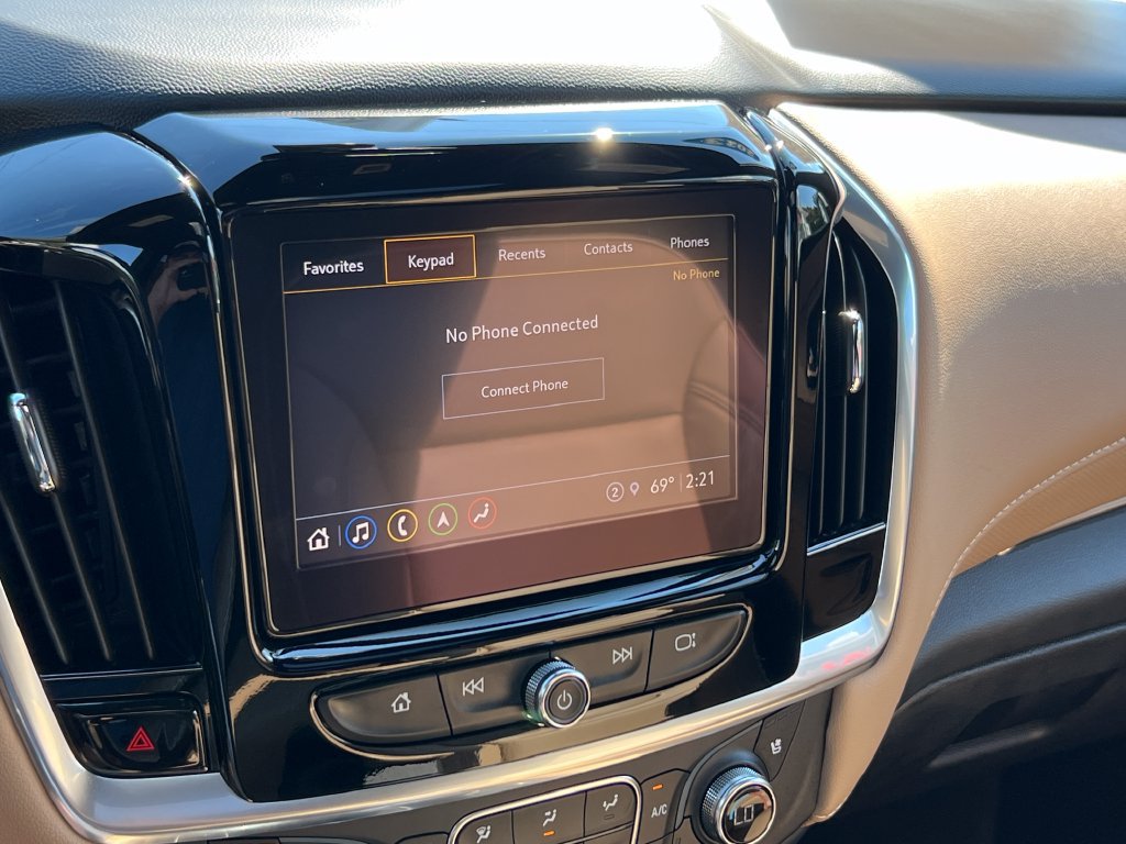 Used 2023 Chevrolet Traverse Premier FWD image 41