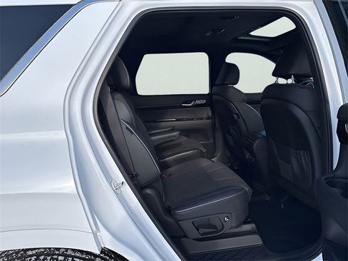 Used 2025 Hyundai Palisade Calligraphy image 13