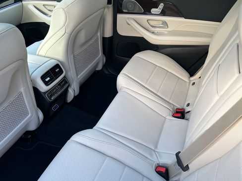 New 2026 Mercedes-Benz GLS 450 4MATIC image 11