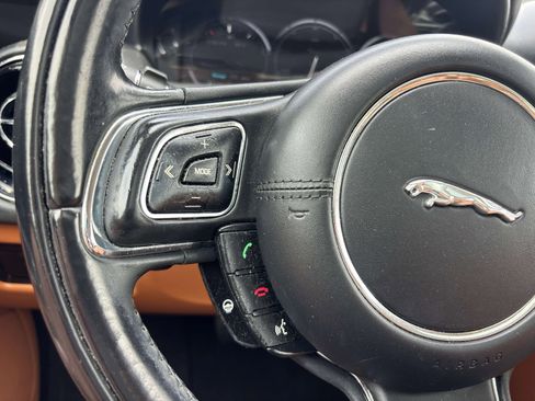Used 2013 Jaguar XJ AWD image 23