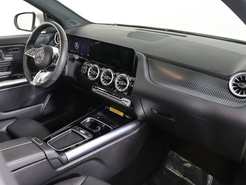 Used 2025 Mercedes-Benz GLA 250 4MATIC image 28
