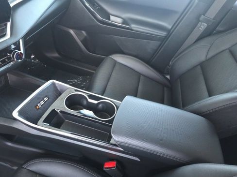 Used 2025 Chevrolet Equinox LT w/ Convenience Package II image 29