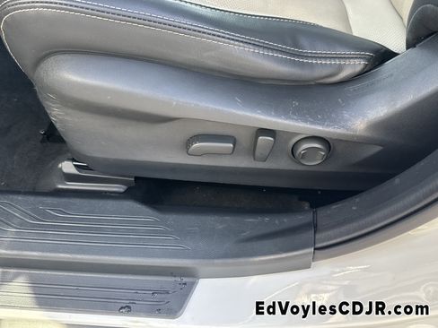 Used 2022 Subaru Outback Limited image 12