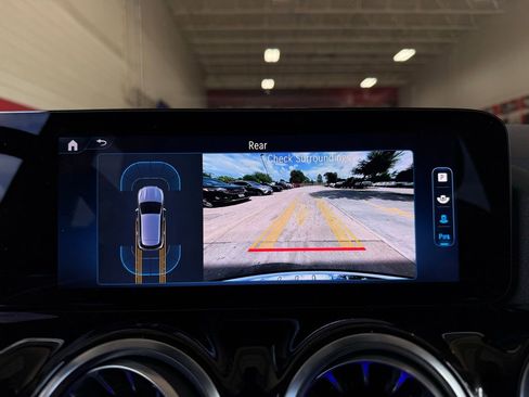 Used 2025 Mercedes-Benz GLA 250 image 36