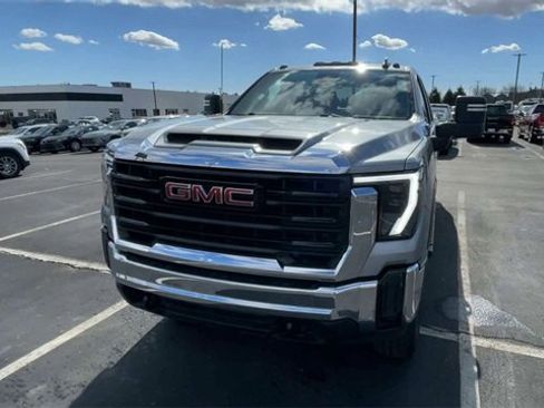 Used 2024 GMC Sierra 2500 Pro w/ 1SA Pro Safety Plus Package image 5