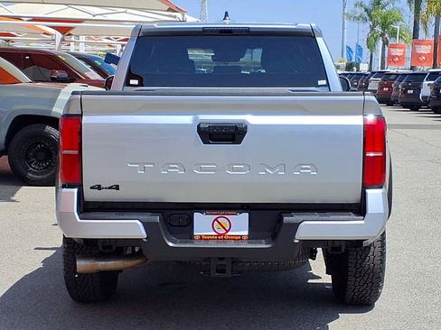 Certified 2025 Toyota Tacoma TRD Off-Road AWD/4WD image 5