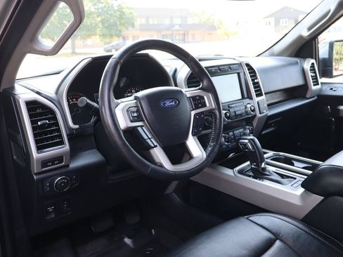 Used 2019 Ford F150 Lariat w/ Equipment Group 502A Luxury AWD/4WD image 15