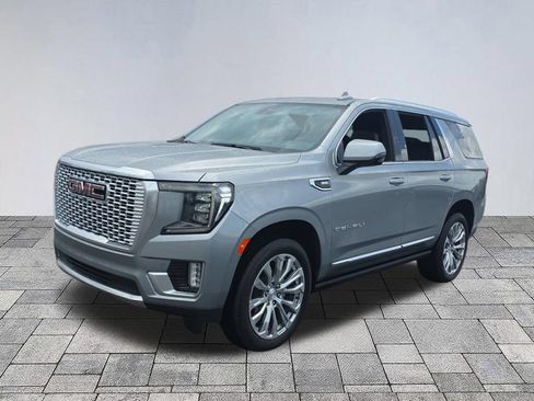 Used 2024 GMC Yukon Denali RWD image 3
