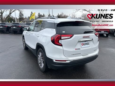 Used 2023 GMC Terrain SLT image 9