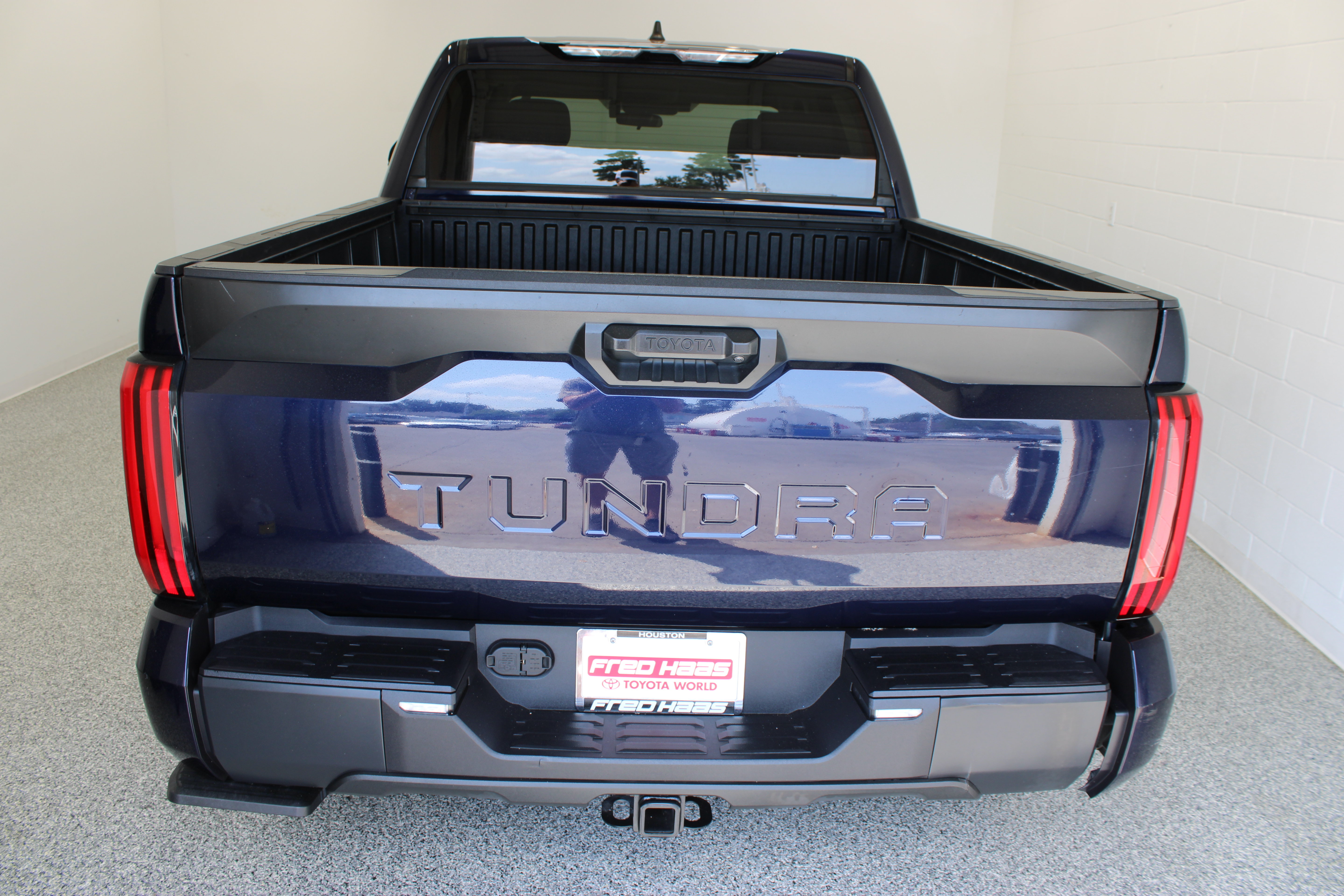 Used 2024 Toyota Tundra SR5 RWD image 8