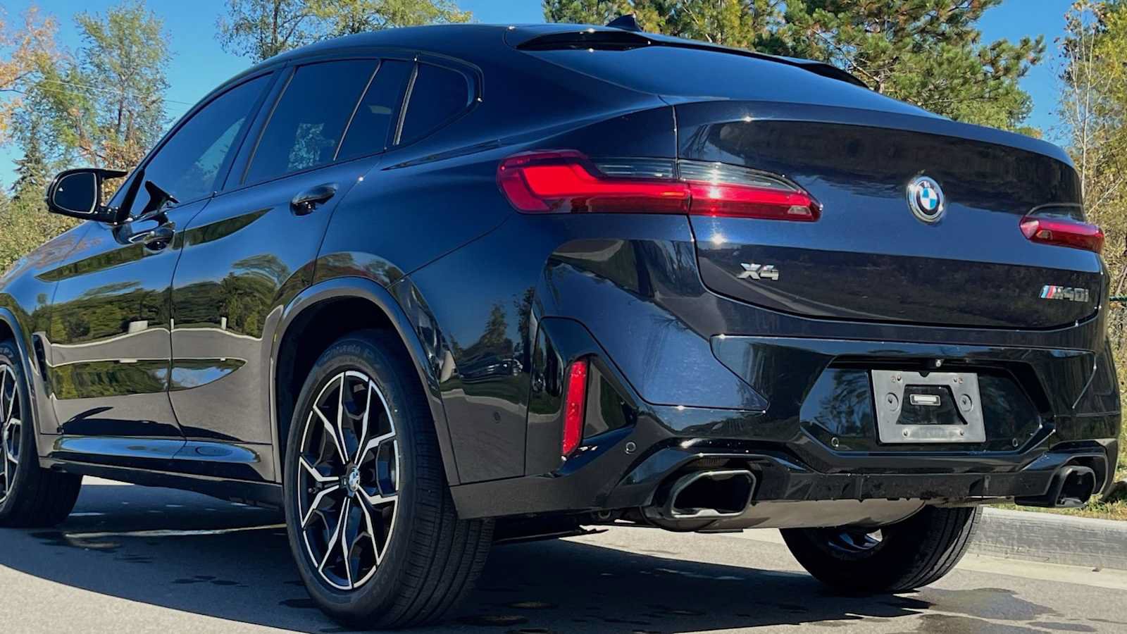 Used 2022 BMW X4 M40i AWD/4WD image 17