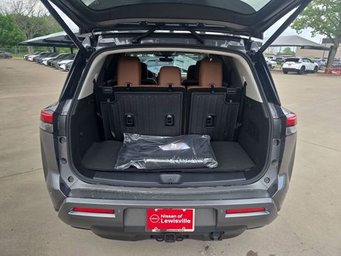 New 2026 Nissan Pathfinder Platinum FWD image 29