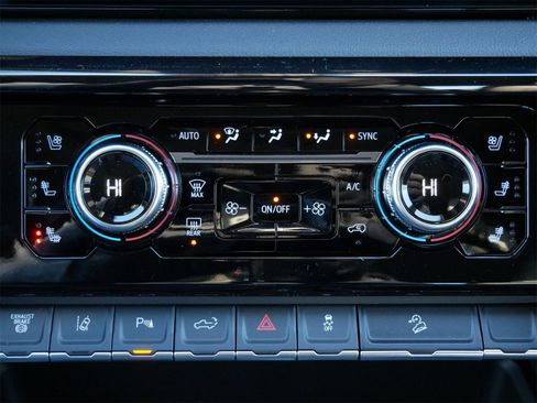 New 2026 GMC Sierra 2500 AT4 w/ AT4 Premium Plus Package image 11