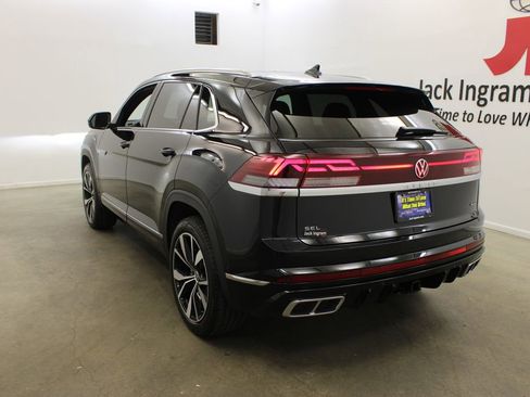 New 2026 Volkswagen Atlas Cross Sport SEL Premium R-Line image 3