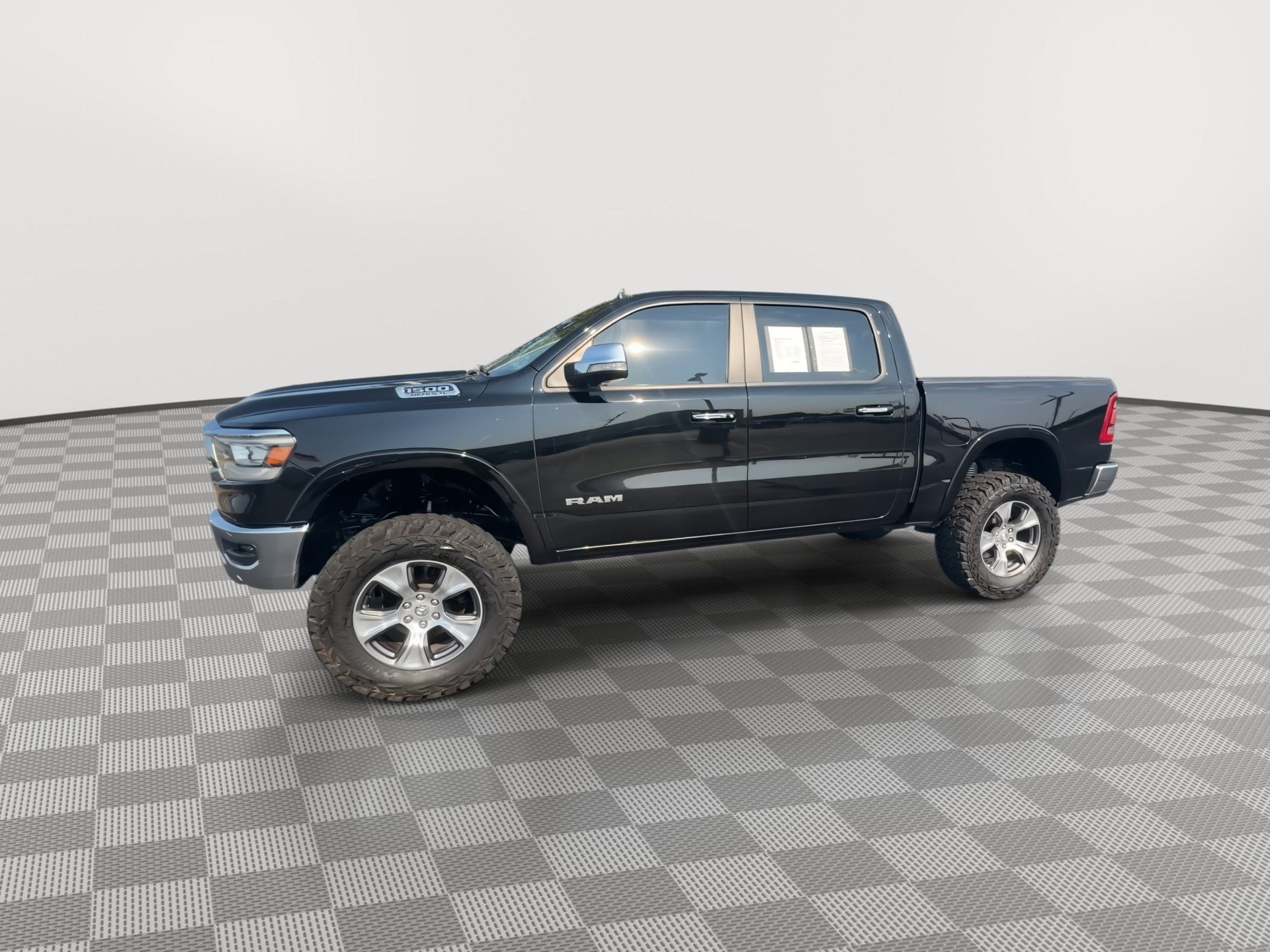 Used 2020 RAM 1500 Laramie AWD/4WD image 5