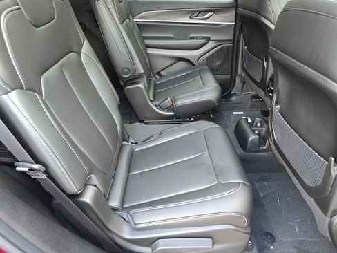 Used 2025 Jeep Grand Cherokee L Limited image 32