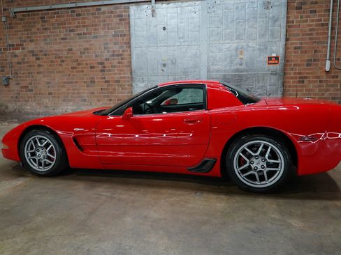 Used 2003 Chevrolet Corvette Z06 RWD image 10