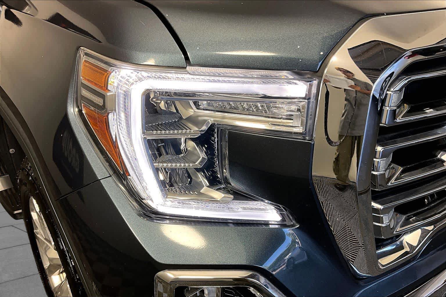 Used 2022 GMC Sierra 1500 SLT AWD/4WD image 26