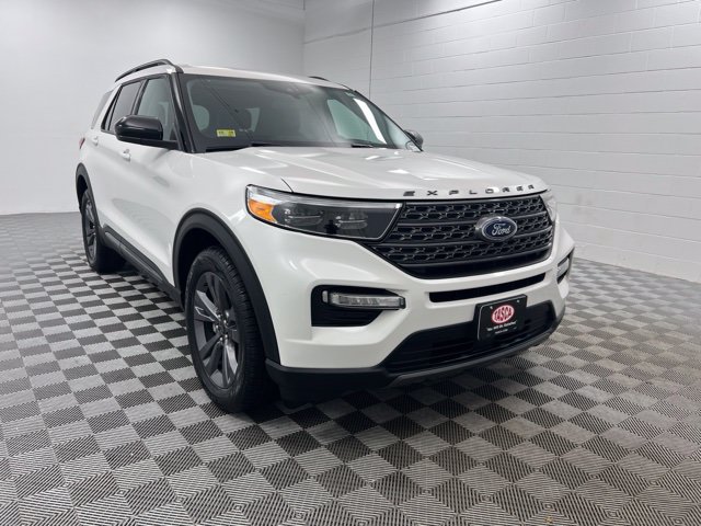 Used 2023 Ford Explorer XLT w/ Equipment Group 202A AWD/4WD image 1