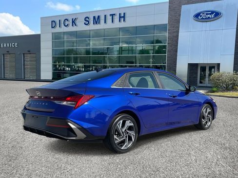 Used 2025 Hyundai Elantra SEL image 6