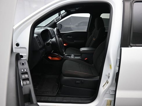 Used 2022 Nissan Frontier PRO-4X w/ Off-Road Protection Package image 11