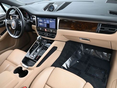 Certified 2024 Porsche Macan image 29