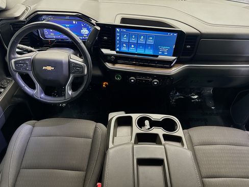 Used 2022 Chevrolet Silverado 1500 LT w/ Protection Package RWD image 14