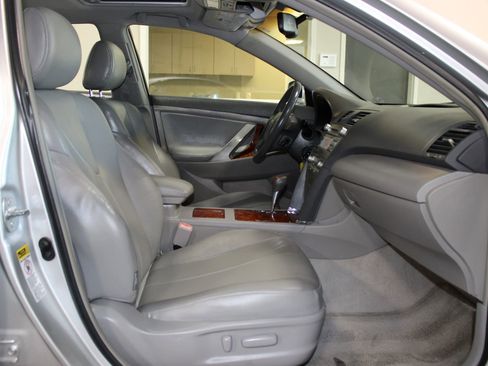 Used 2008 Toyota Camry XLE FWD image 25