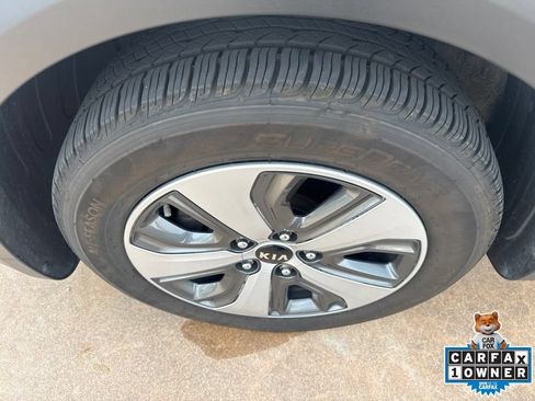 Used 2020 Kia Niro LX FWD image 32
