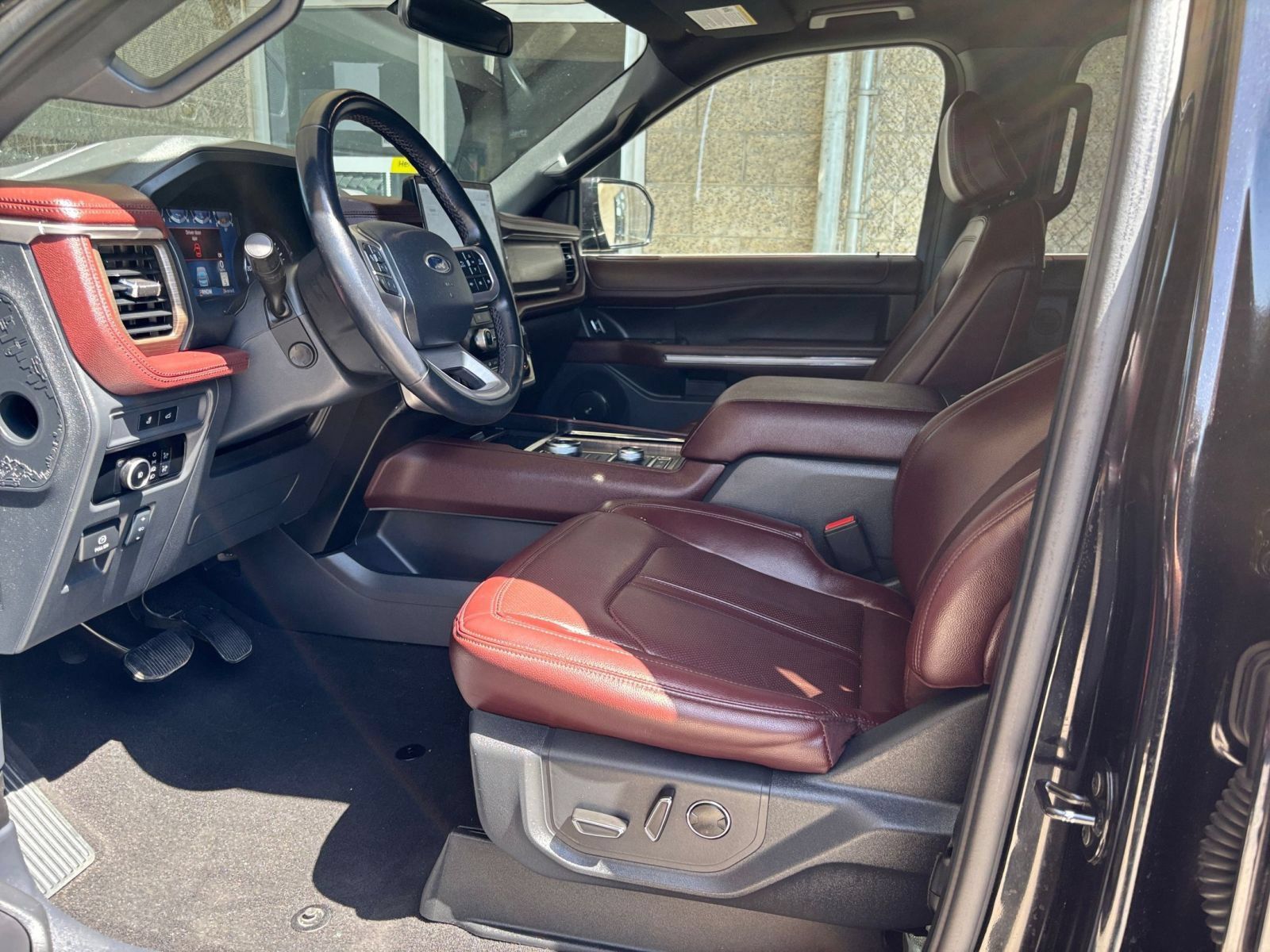 Used 2024 Ford Expedition Max Limited AWD/4WD image 28