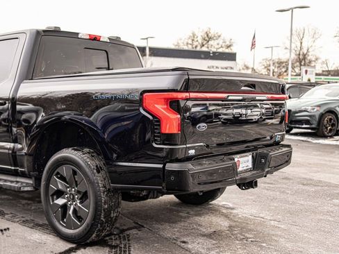 Used 2022 Ford F150 Lightning Lariat image 14