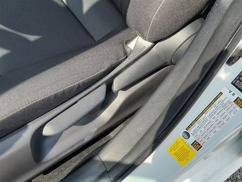 Used 2023 Toyota Corolla LE image 17