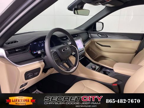 New 2026 Jeep Grand Cherokee L Limited AWD/4WD image 10