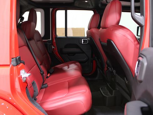 Used 2024 Jeep Wrangler Unlimited Rubicon 392 image 29