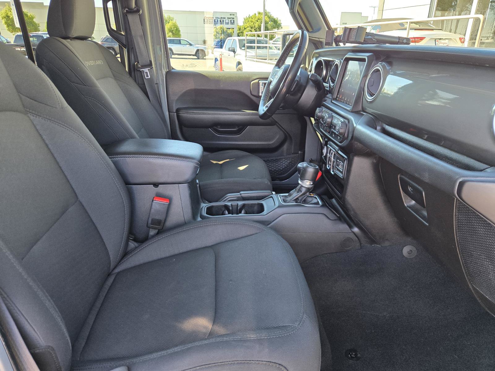 Used 2022 Jeep Gladiator Overland w/ Cold Weather Group AWD/4WD image 34
