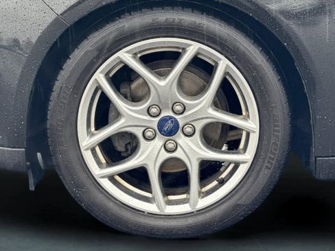 Used 2015 Ford Focus SE w/ Equipment Group 201A image 27