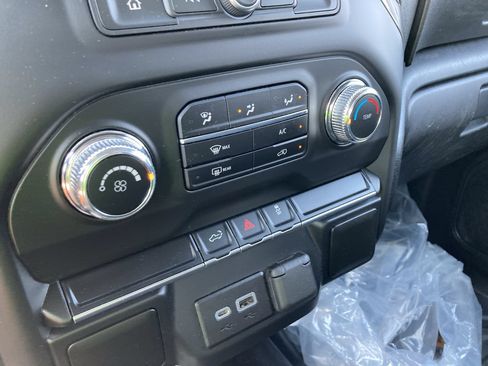 Used 2021 GMC Sierra 2500 4x4 Crew Cab w/ Convenience Package image 32