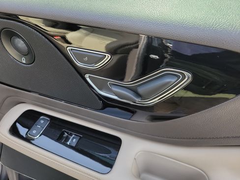 Used 2022 Lincoln Aviator Reserve RWD image 11